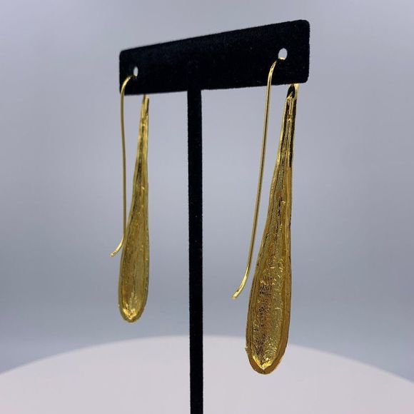 New no tags. Long drop earrings, hammered gold, minimalist geometric design, - Picture 3 of 4